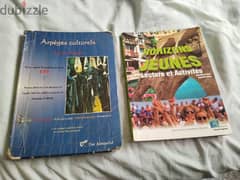 2 french books *Read inside* 0