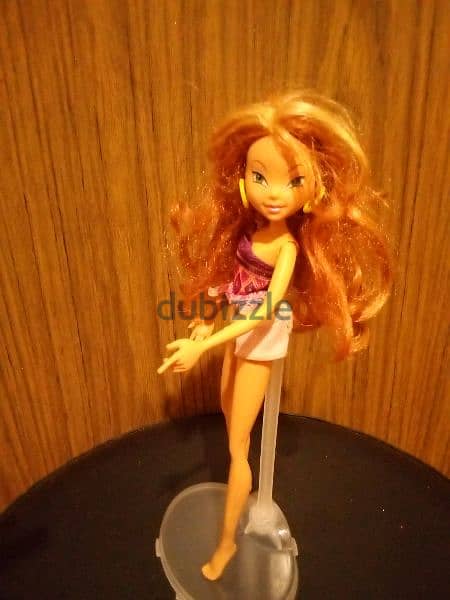 FLORA -WINX Club Mattel As new & wearing doll, Bend Elastic body=15$ 3