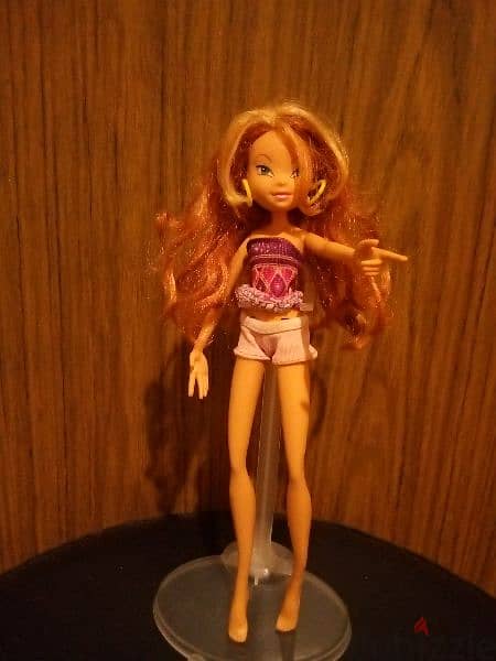 FLORA -WINX Club Mattel As new & wearing doll, Bend Elastic body=15$ 5