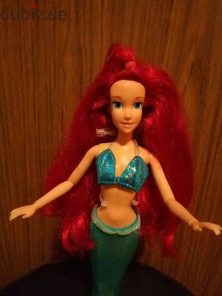 ARIEL THE LITTLE MERMAID Disney doll, articulated hands Bend legs=20$ 1