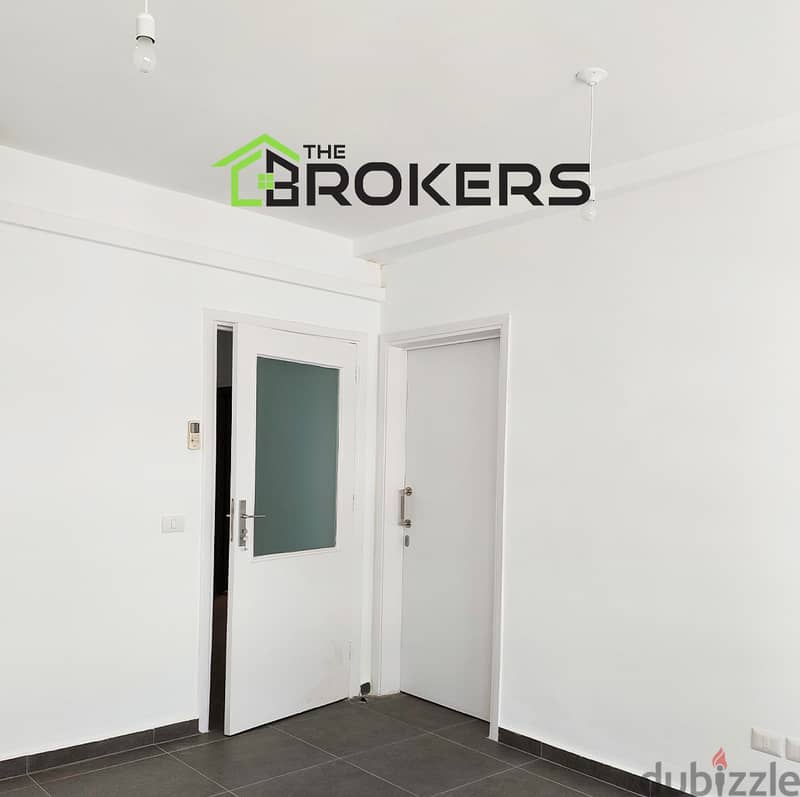 Office for Rent in Hamra   مكتب للايجار في الحمرا 4