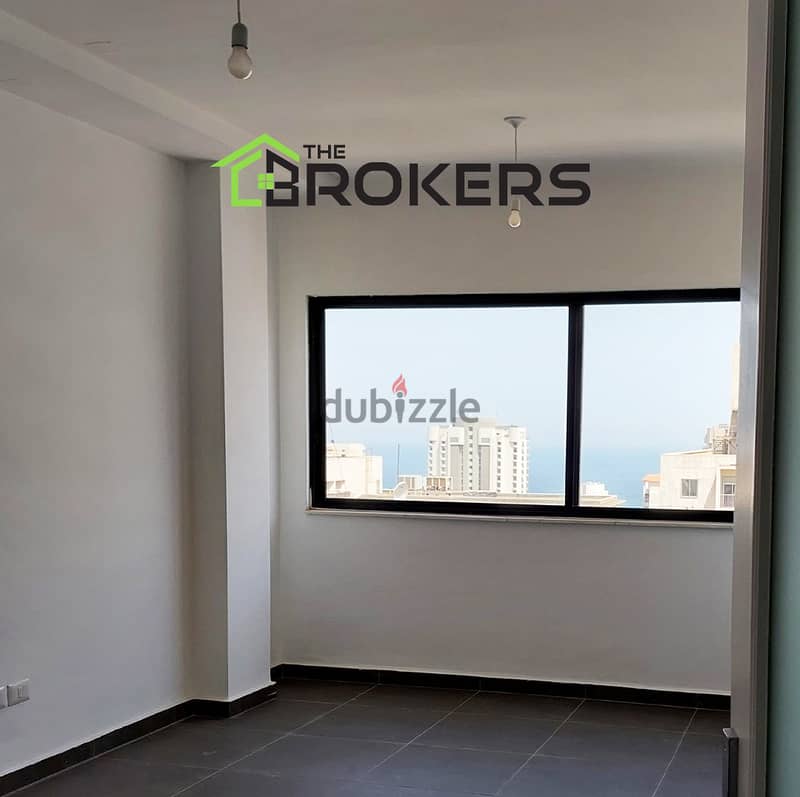 Office for Rent in Hamra   مكتب للايجار في الحمرا 7