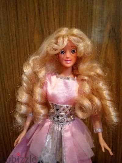 SLEEPING BEAUTY -AURORA Disney original as new doll curly hair=20$