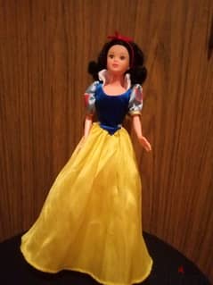 Princess SNOW WHITE Disney original dressed Great doll, bend legs+=17$