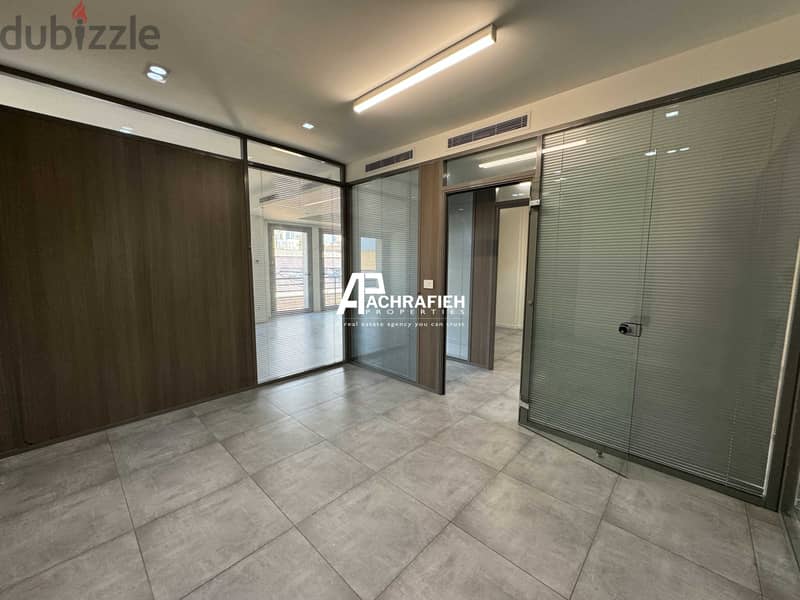 Office For Rent in Downtown - مكتب للأجار في وسط بيروت 2