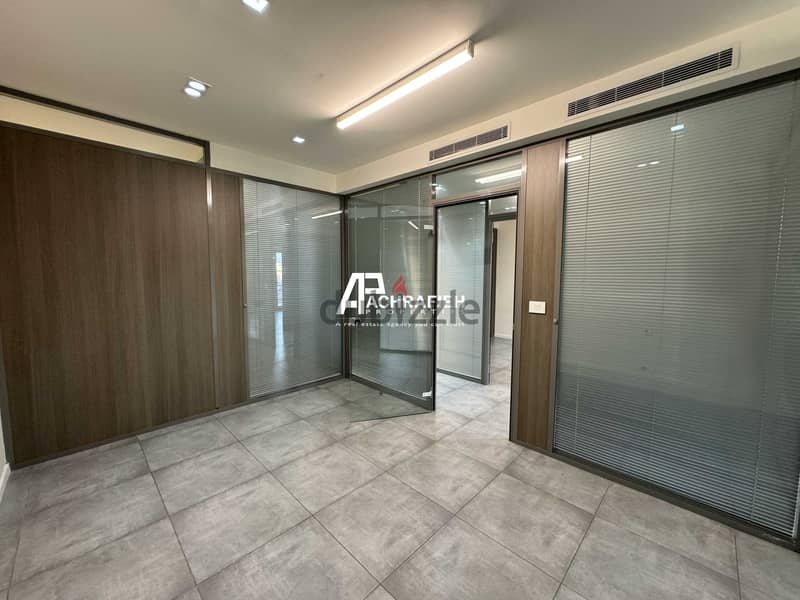 Office For Rent in Downtown - مكتب للأجار في وسط بيروت 3