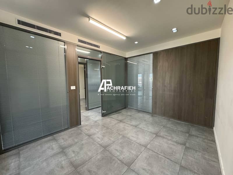 Office For Rent in Downtown - مكتب للأجار في وسط بيروت 4