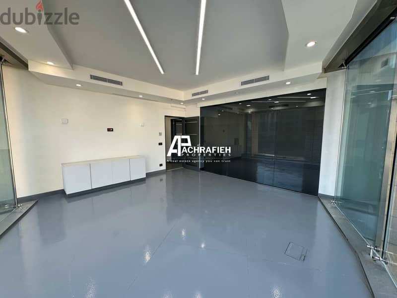 Office For Rent in Downtown - مكتب للأجار في وسط بيروت 1