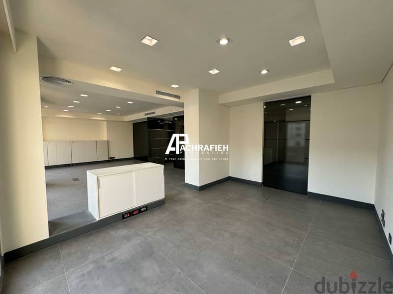 Office For Rent in Downtown - مكتب للأجار في وسط بيروت 2