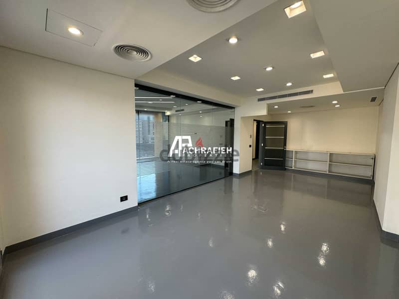 Office For Rent in Downtown - مكتب للأجار في وسط بيروت 4