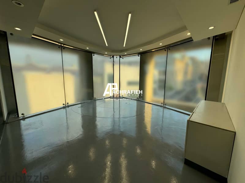 Office For Rent in Downtown - مكتب للأجار في وسط بيروت 5