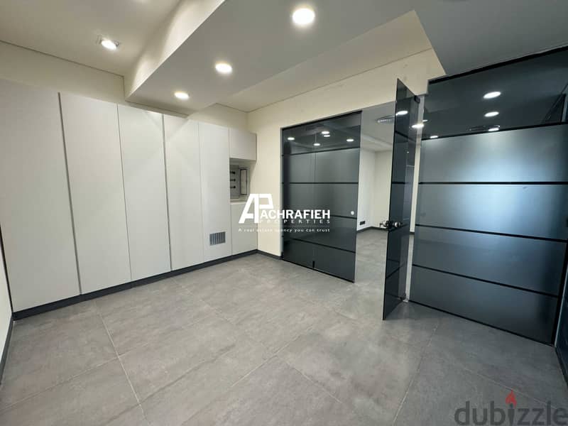 Office For Rent in Downtown - مكتب للأجار في وسط بيروت 6