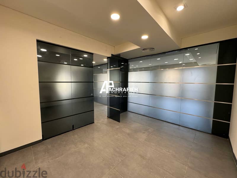 Office For Rent in Downtown - مكتب للأجار في وسط بيروت 7