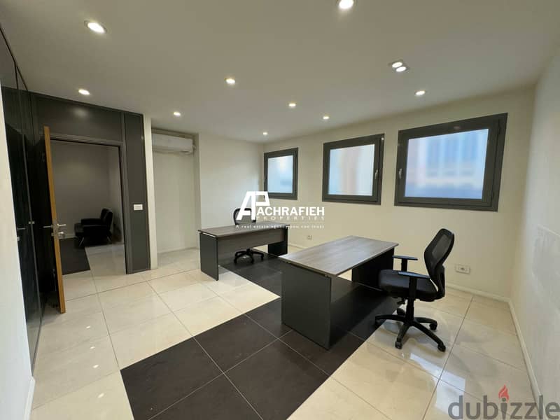 Office For Rent in Downtown - مكتب للأجار في وسط بيروت 3