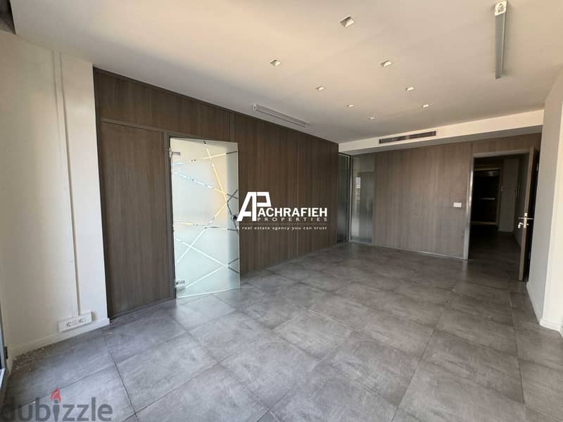 Office For Rent in Downtown - مكتب للأجار في وسط بيروت 3