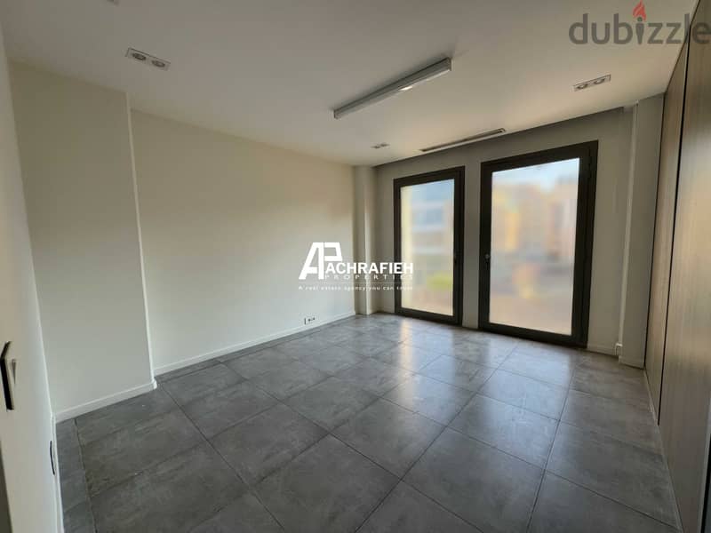 Office For Rent in Downtown - مكتب للأجار في وسط بيروت 5