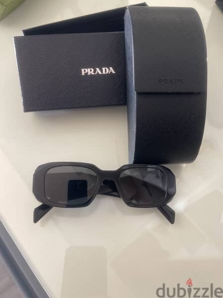 prada sunglasses worn only 2 times like new no scratches 0