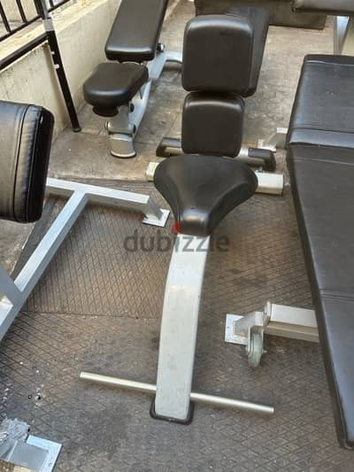 like new heavy duty shoulder bench with full set 81701084