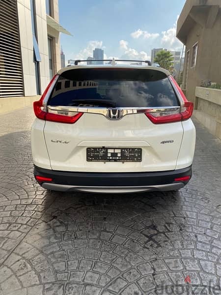 Honda CR-V Ex 4wd 2018 Mint condition 3