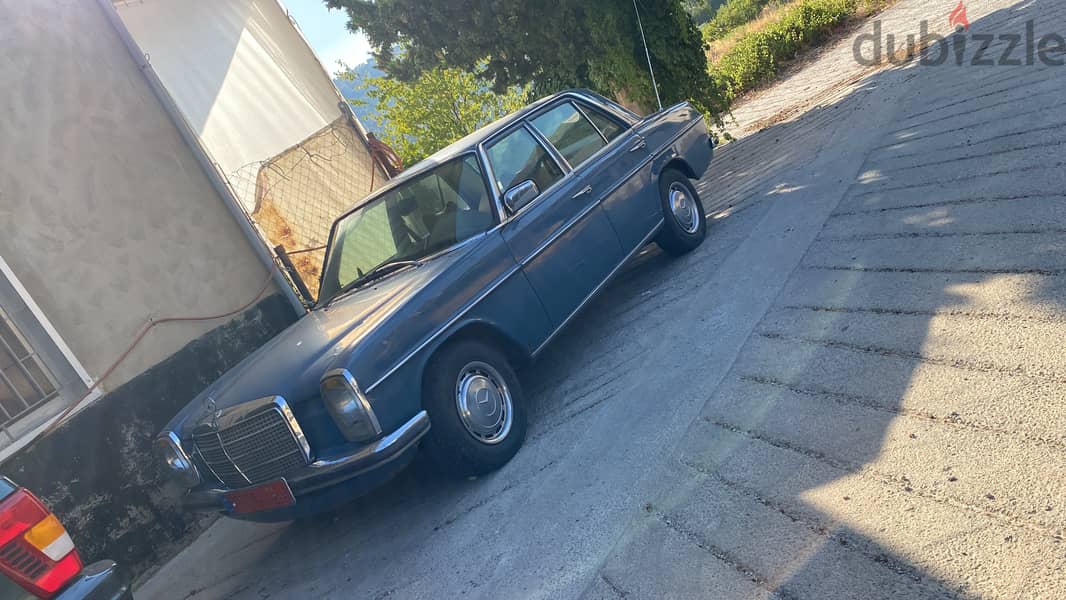 Mercedes-Benz 200 Series 1976 230e 4