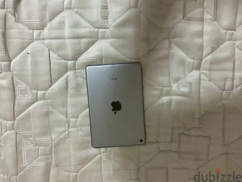 IPAD MINI 4 128 GB + COVER GREAT CONDITION 0