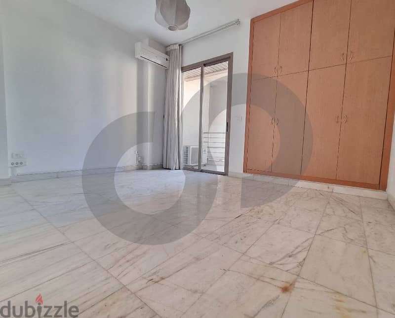 Carre D'or | Closed Spacious Balcony REF#RE111653 4