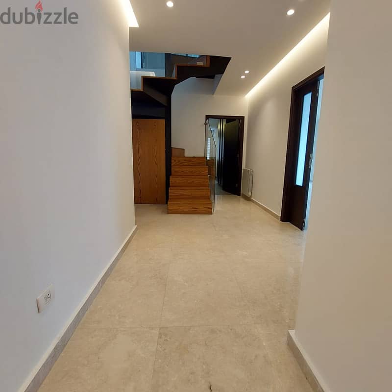 Renewed Duplex for rent in Ellissarتأجير دوبلكس مُجدَّد في اليسار 3