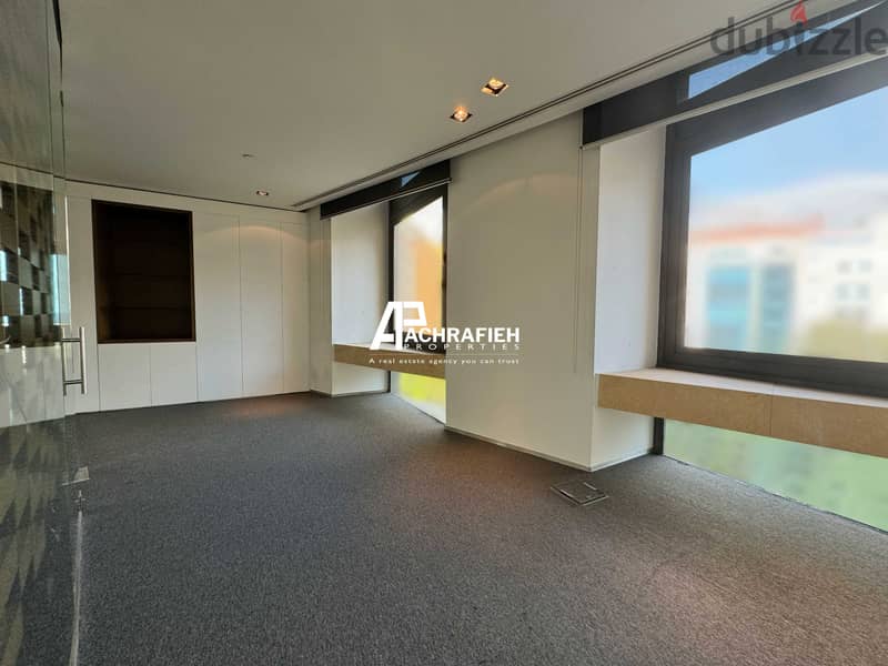 Sea view - Office For Rent in Downtown - مكتب للأجار في وسط بيروت 6