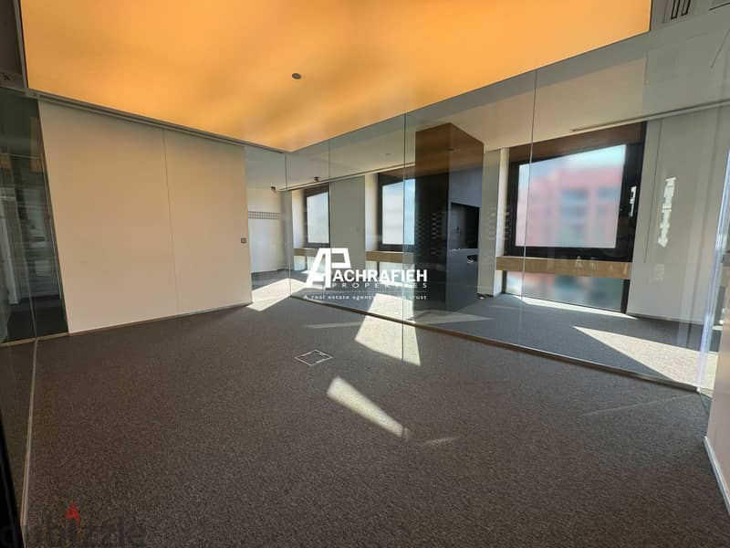 Sea view - Office For Rent in Downtown - مكتب للأجار في وسط بيروت 8