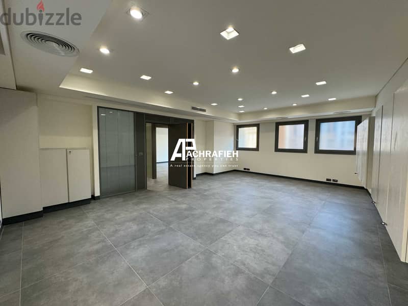 Office For Rent in Downtown - مكتب للأجار في وسط بيروت 3