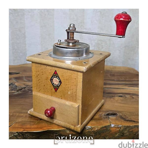 Vintage coffee grinder مطحنة قهوة انتيك 0