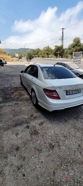 Mercedes-Benz C-Class 2011 4