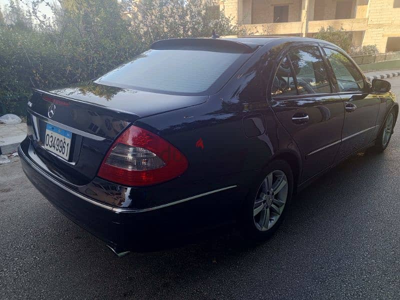 Mercedes-Benz E-Class 2009 4