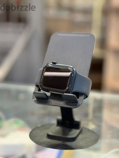 used apple watchh series 7 45mm 
battery: 99% 0