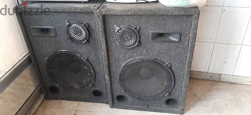 Emply Denon with 2 speakers 2