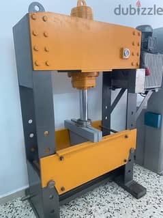 Powerful Hydraulic Press for Sale: Precision, Strength,& Reliability 0