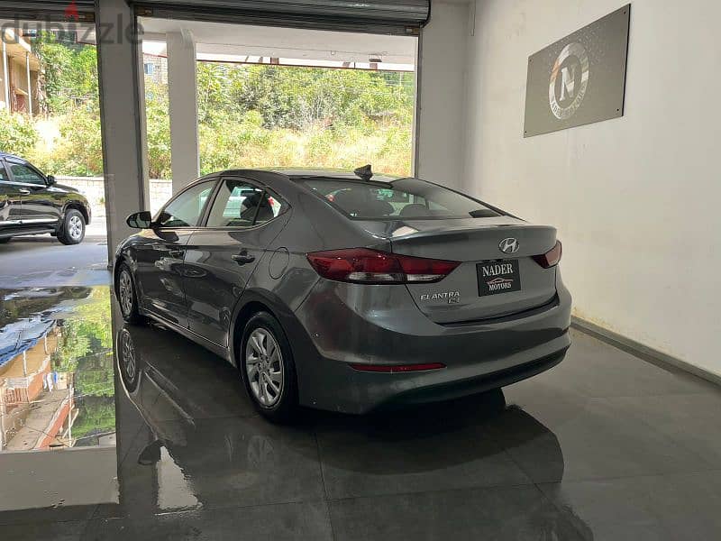 Hyundai Elantra 2018 7