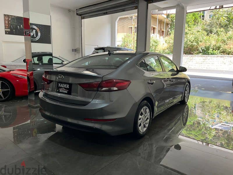 Hyundai Elantra 2018 8