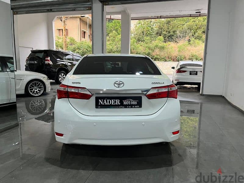 Toyota Corolla 2015 Company Source 2.0 8