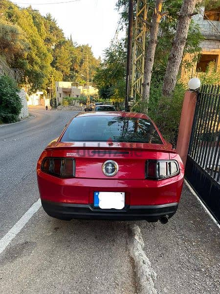 Ford Mustang 2010 1