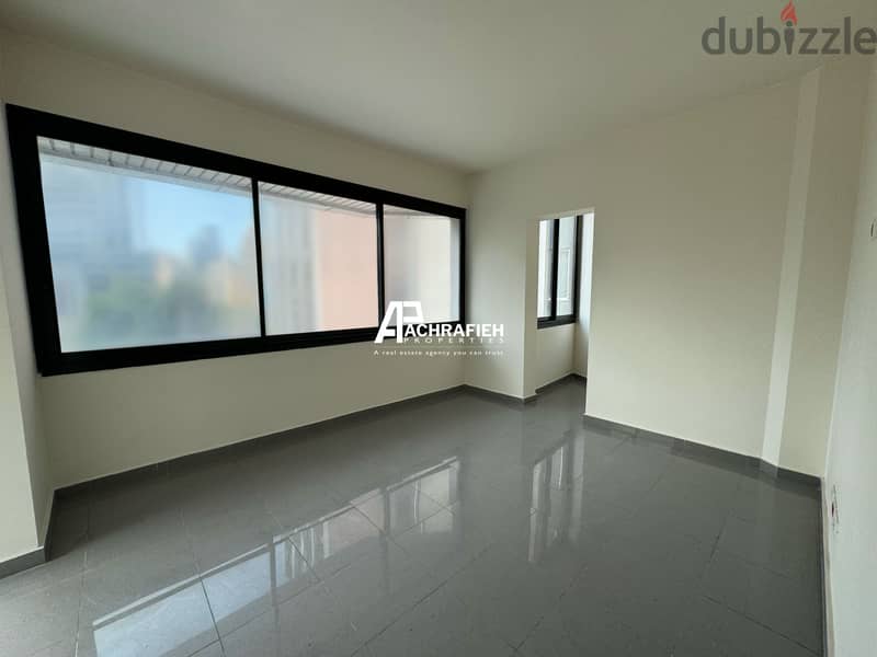 Office For Rent in Adlieh - مكتب للأجار في العادلية 2