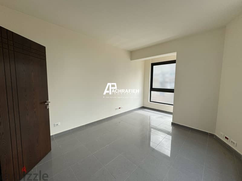 Office For Rent in Adlieh - مكتب للأجار في العادلية 3