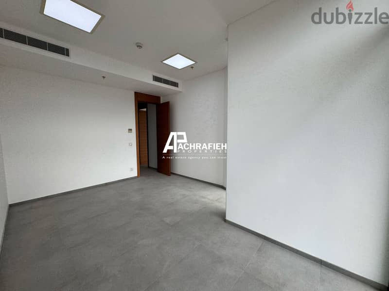 Office For Rent in Achrafieh - مكتب للإجار في الأشرفية 5