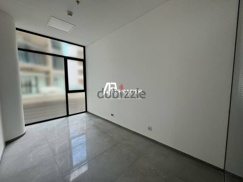 Office For Rent in Achrafieh - مكتب للإجار في الأشرفية 8