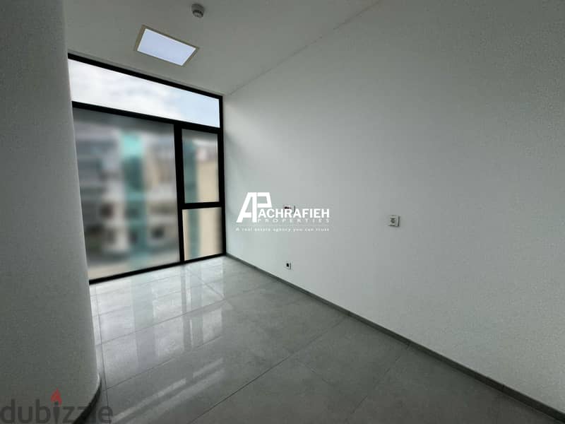 Office For Rent in Achrafieh - مكتب للإجار في الأشرفية 10