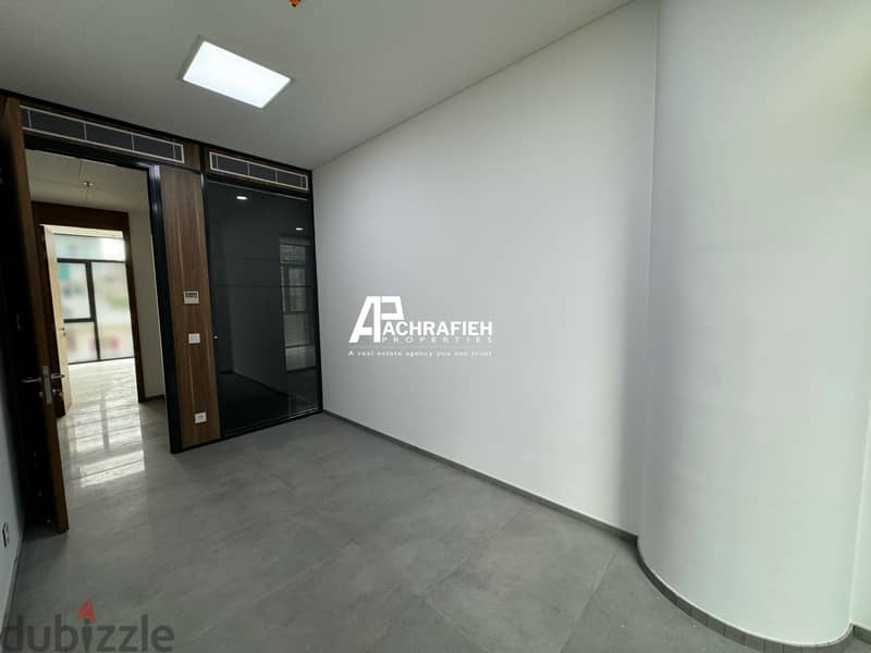 Office For Rent in Achrafieh - مكتب للإجار في الأشرفية 12