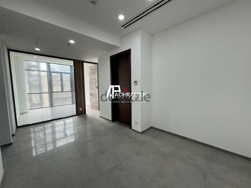 Office For Rent in Achrafieh - مكتب للإجار في الأشرفية 14