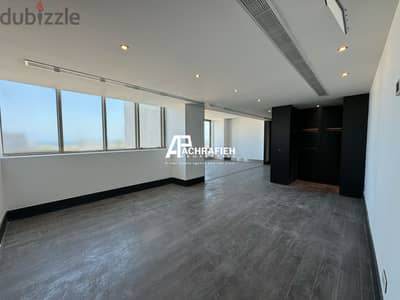 Sea view Office For Rent in Downtown - مكتب للأجار في وسط بيروت