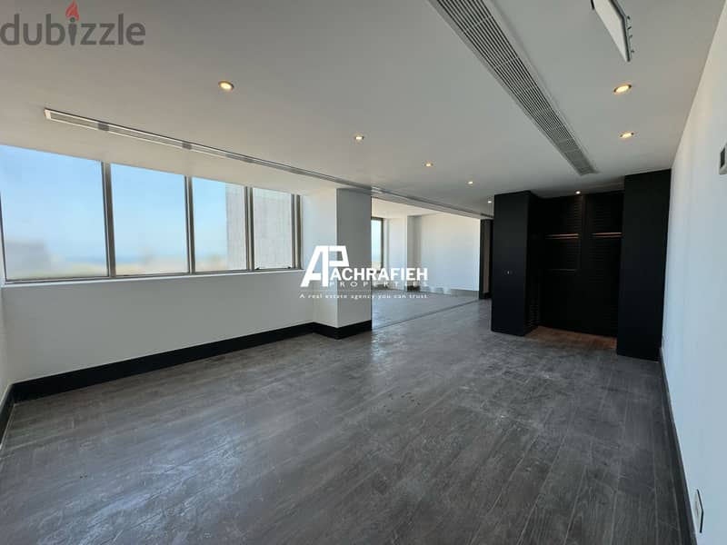 Sea view Office For Rent in Downtown - مكتب للأجار في وسط بيروت 0