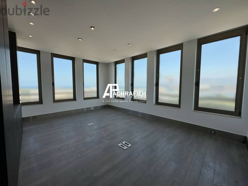 Sea view Office For Rent in Downtown - مكتب للأجار في وسط بيروت 5